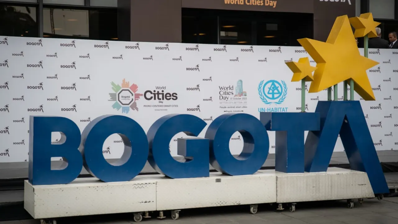 Ante los ojos del mundo