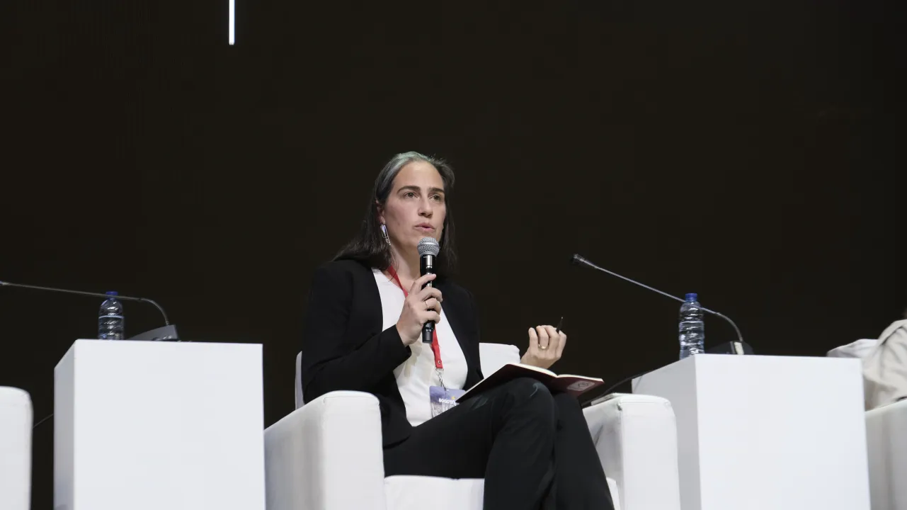 Panel retos y experiencias desde lo local a lo global 4