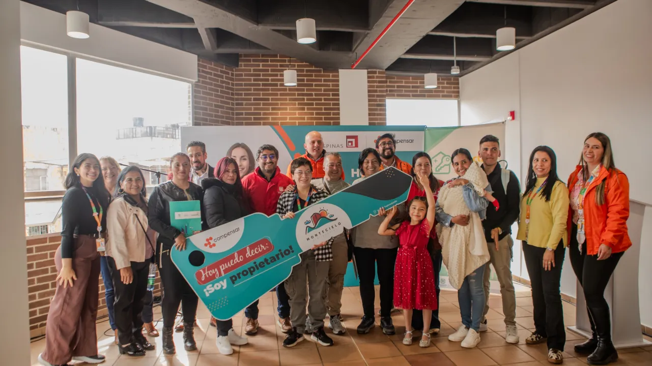 Entrega de vivienda en Bosa