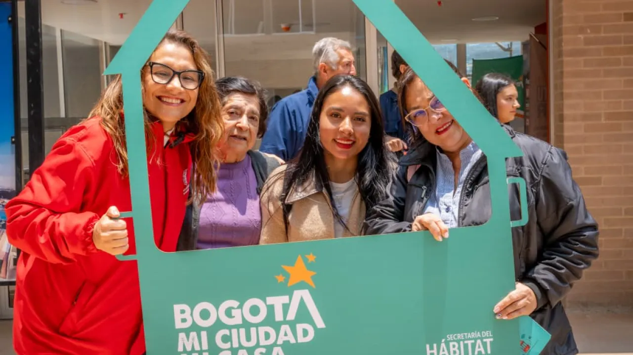 Entrega de vivienda en Bosa