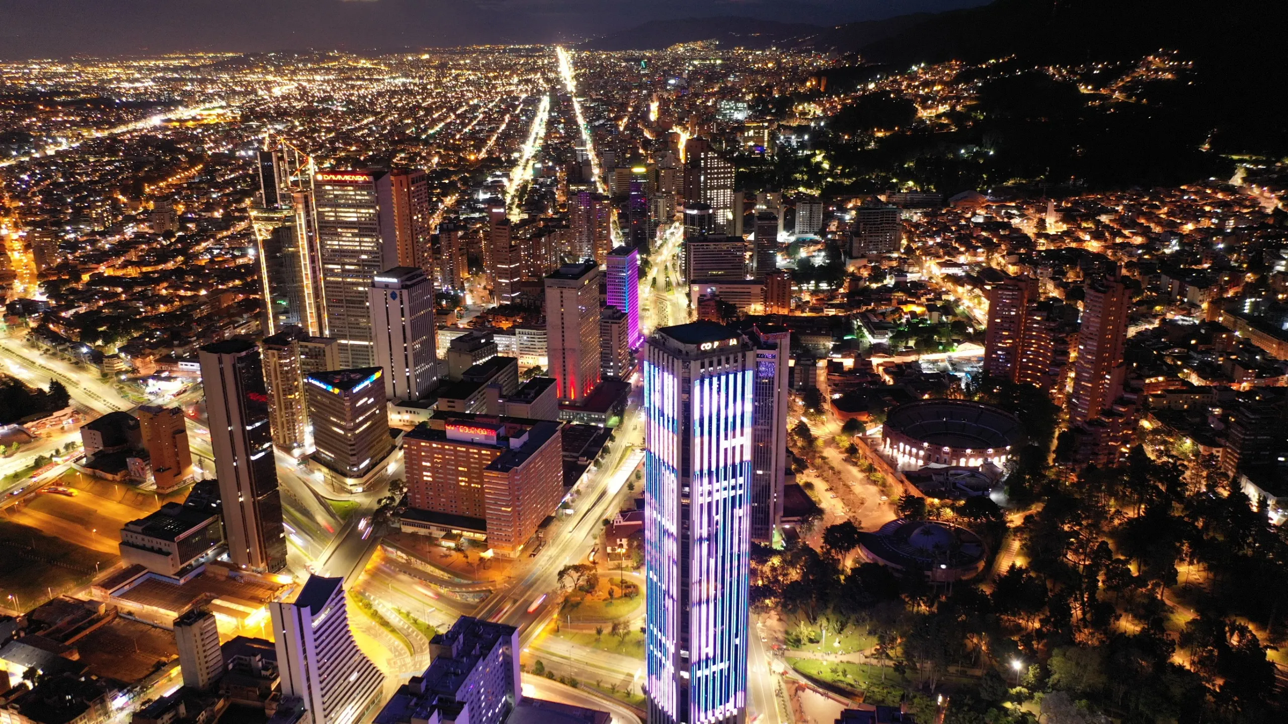Foto nocturna de Bogotá