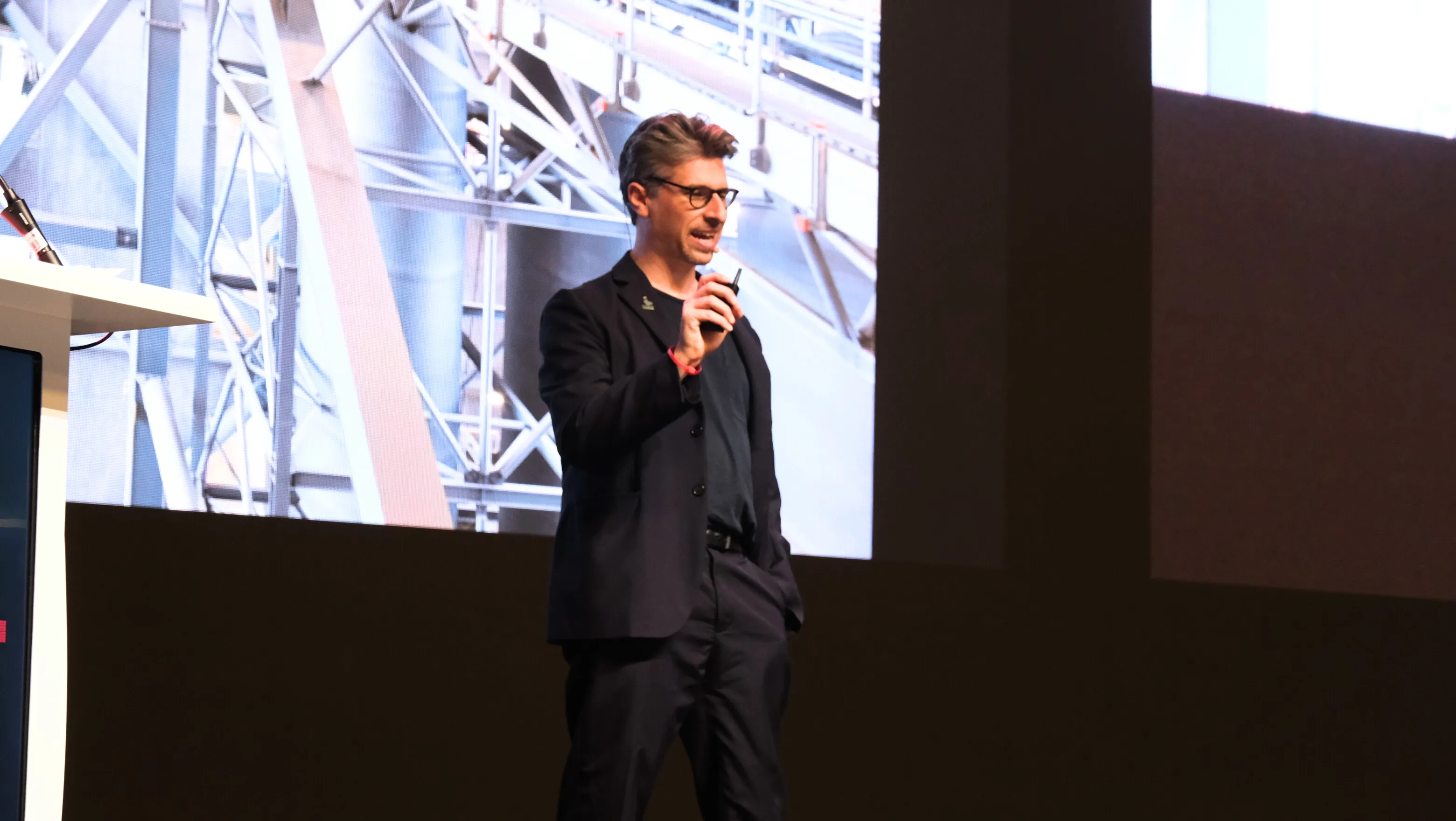 Jeremy Alain Siegel presentó “Ciudades azules y verdes”