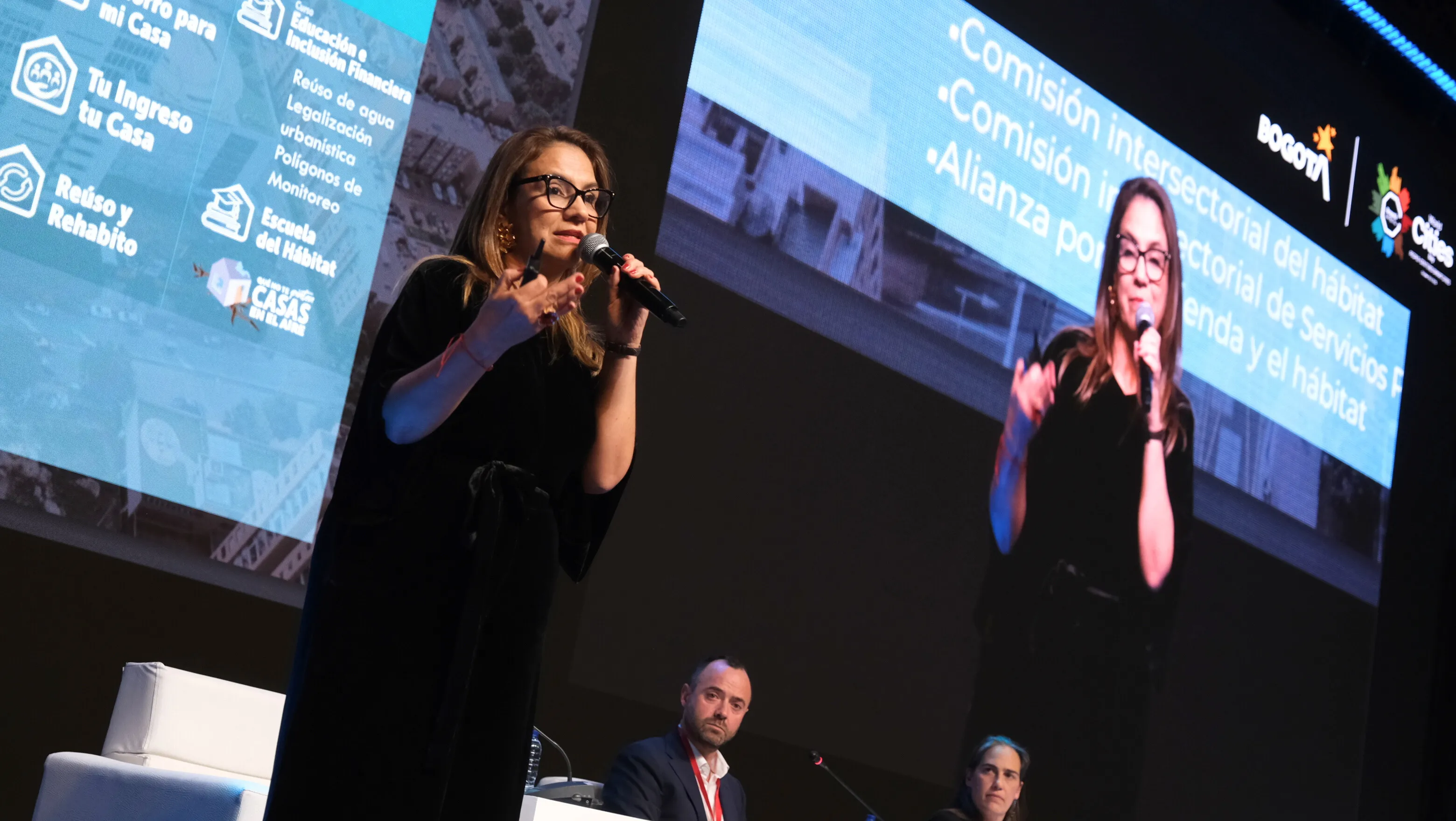 Panel retos y experiencias desde lo local a lo global