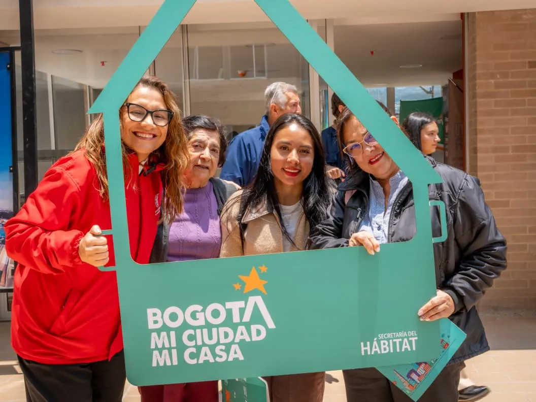 Entrega de vivienda en Bosa